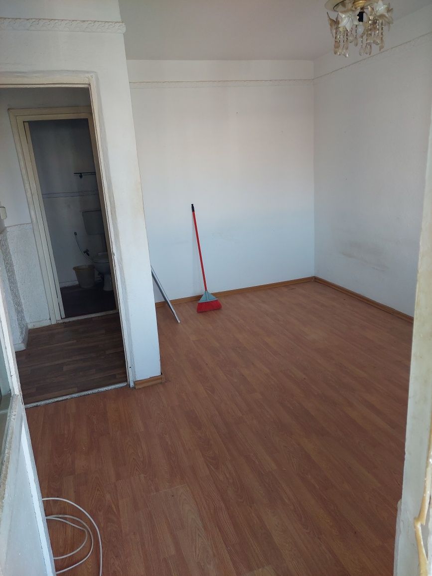 / Apartament  2  Camere  / Dec  / Zonă Centrală  / Rm sarat  /