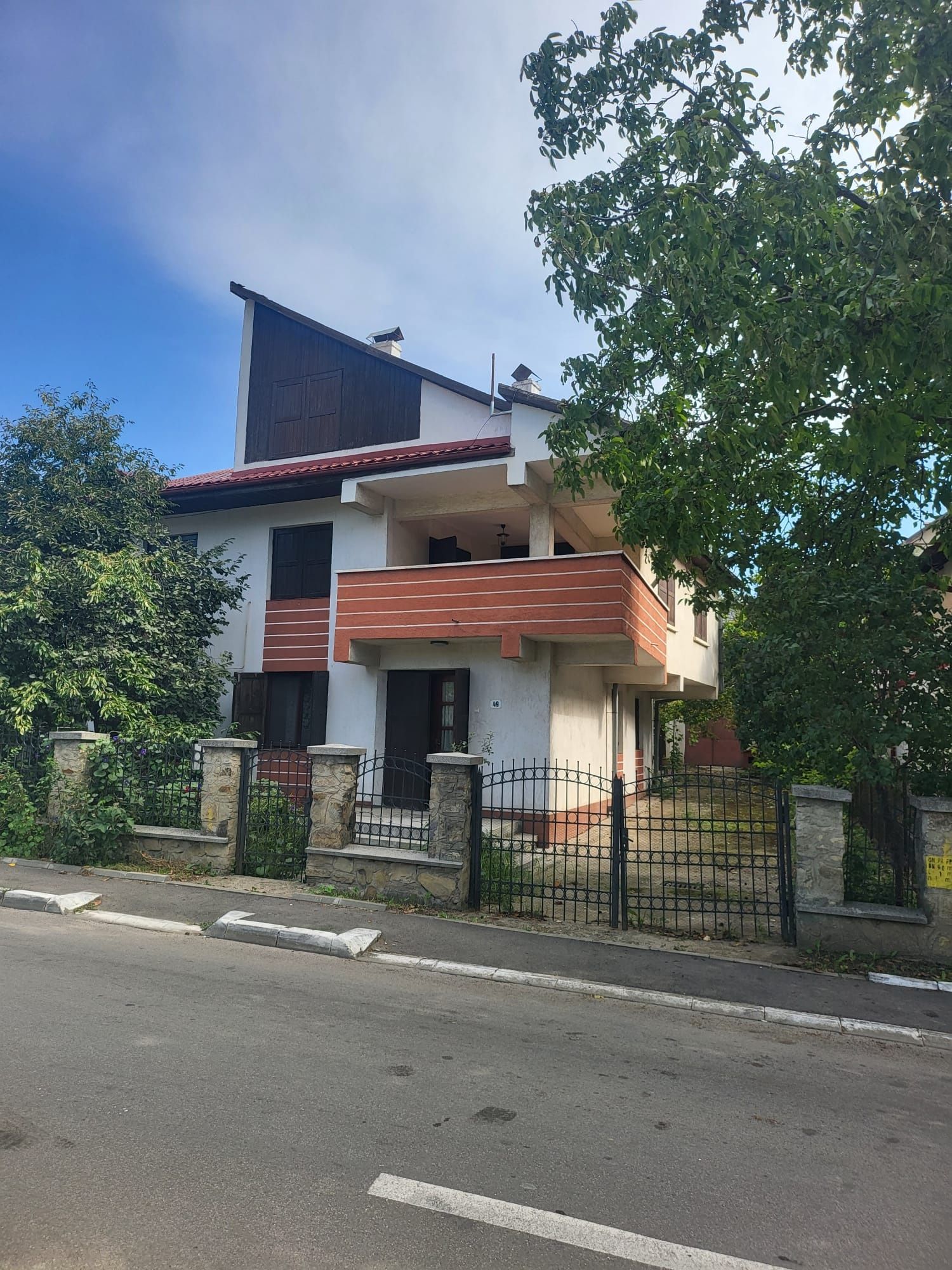 Vila cu Teren  si Garaj