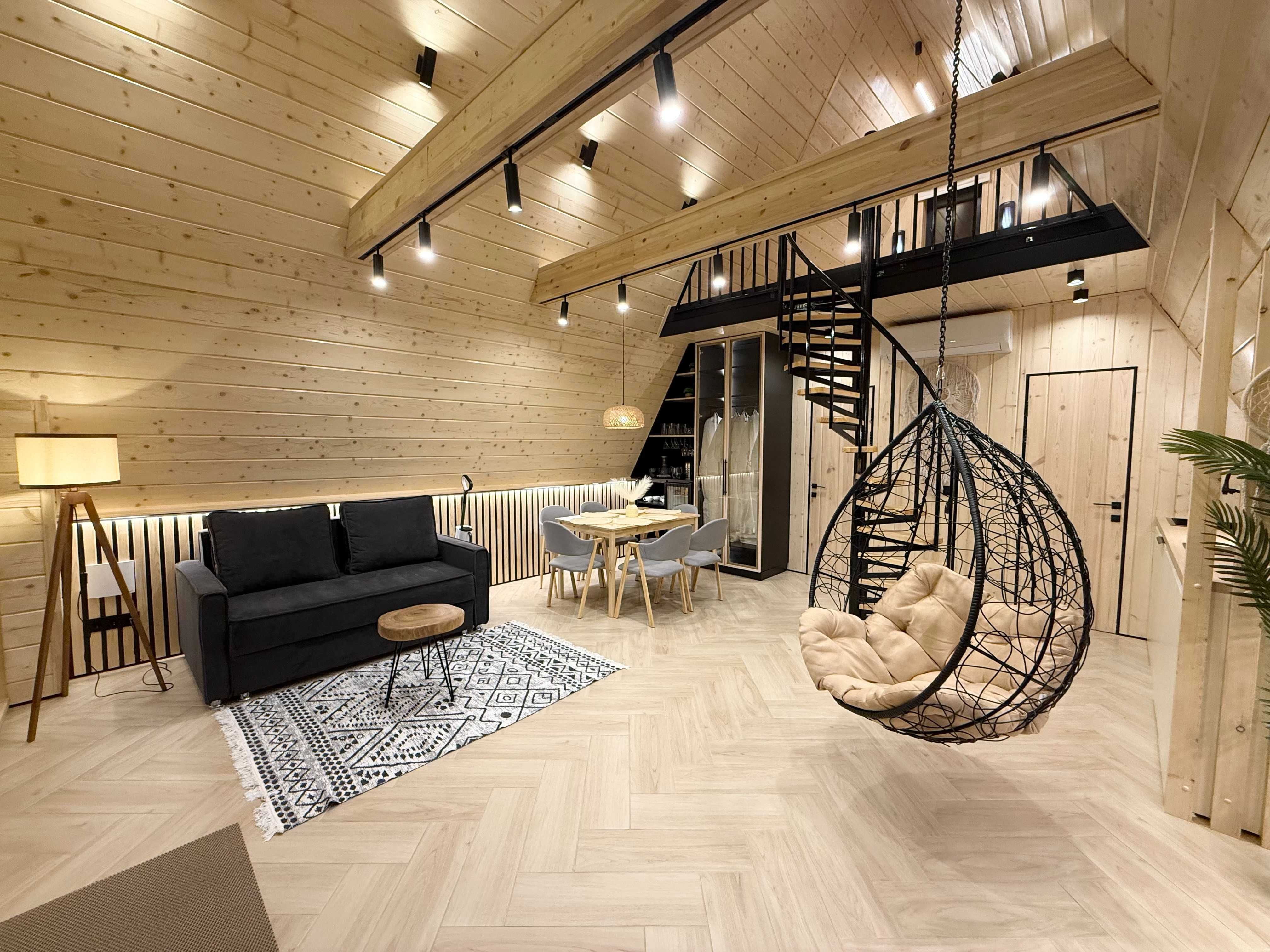 Дом в стиле A-frame (приватная територия)