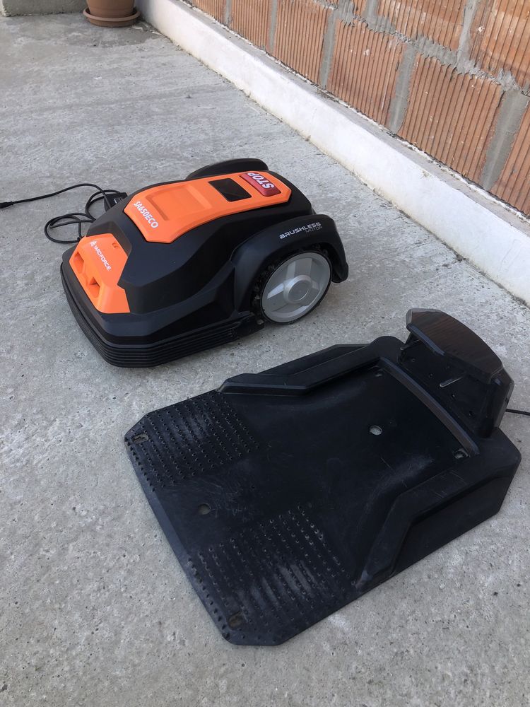 Робот косачка Yard Force SA650ECO