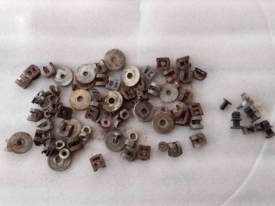 Щипки,емблема и др. за Мерцедес W124, Mercedes