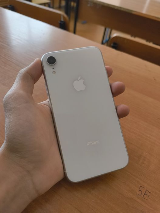 Продам iPhone XR