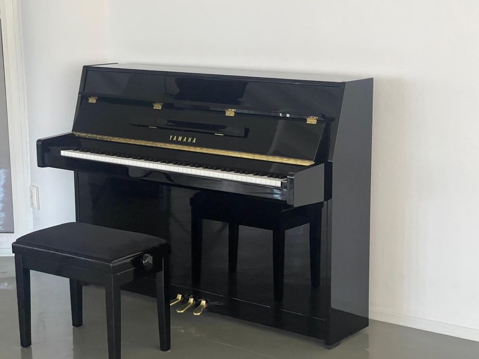 Pian Yamaha B1 PE