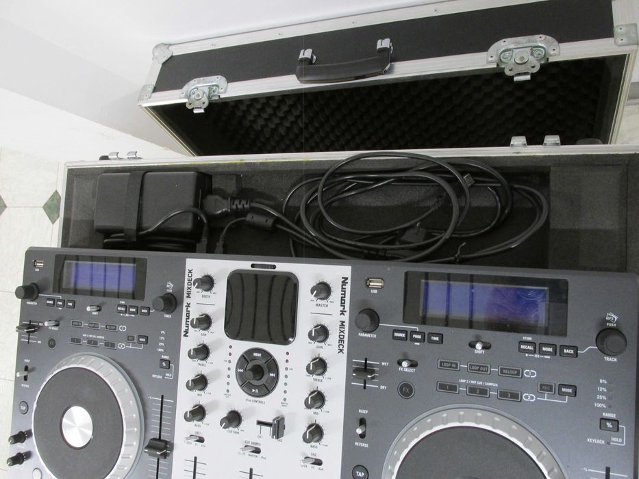 DJ конзола Numark MIXDECK