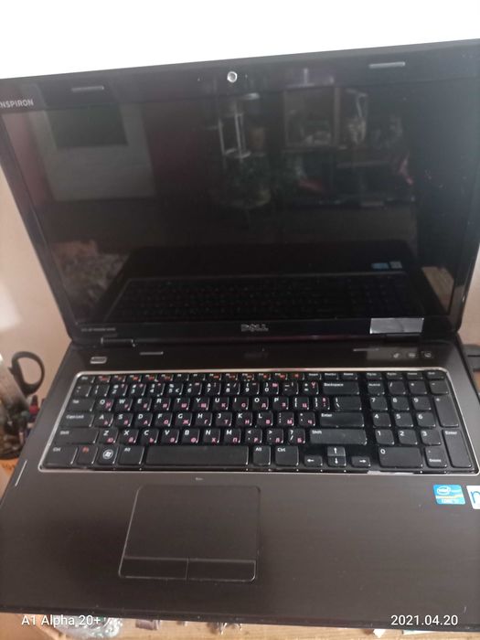 Лаптоп Dell Inspiron N7110