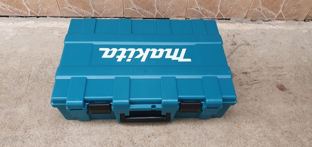 Ciocan demolator Makita profesionala.