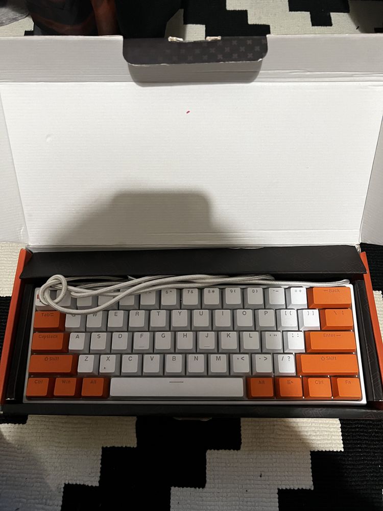 Tastatura Qwertykey 61