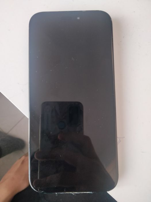 iPhone 15 Pro Max 256GB — не включается, сенсор не работает