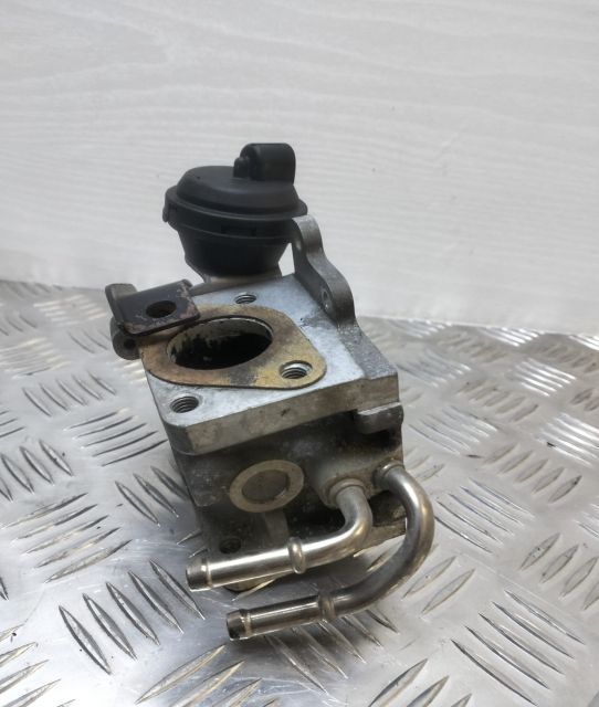 Supapa egr  Valva 03G131063E Skoda Octavia a 2-a generatie seria