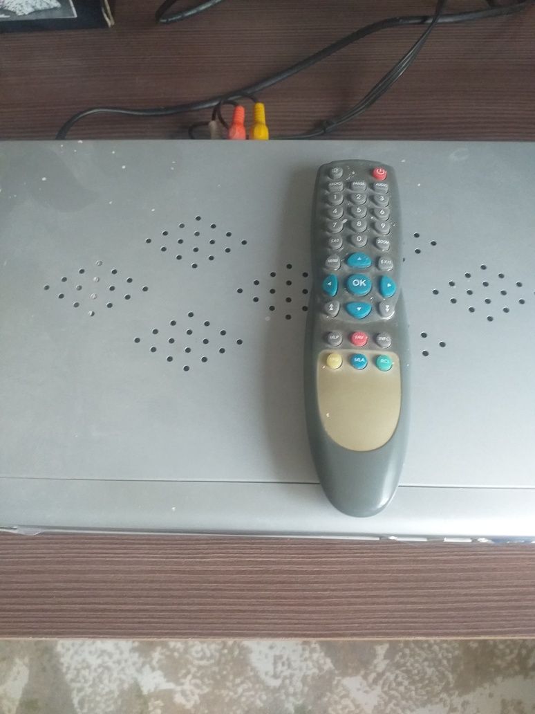 Тюнер в отлич.сост