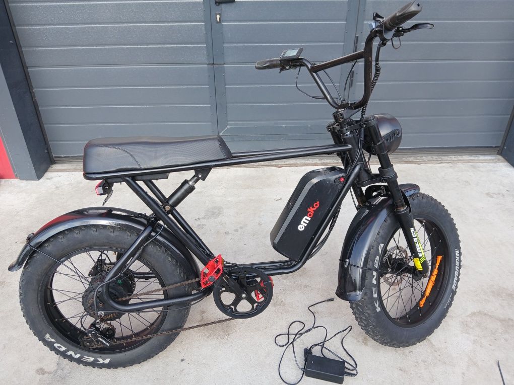Bicicletă electrică cu accelerație, 30 km/h