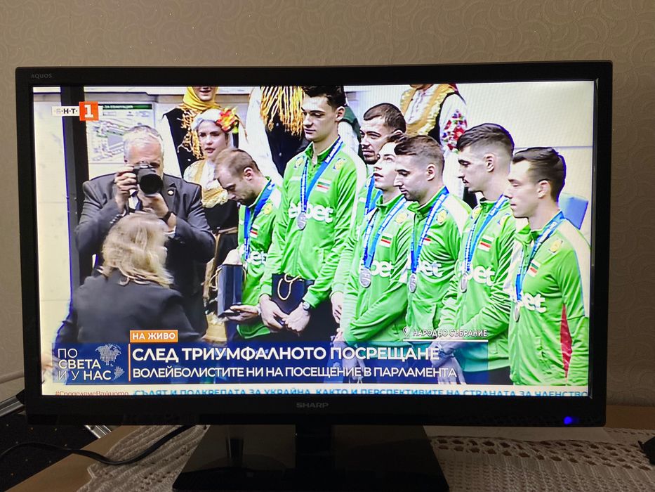 Телевизор Sharp 22 инча