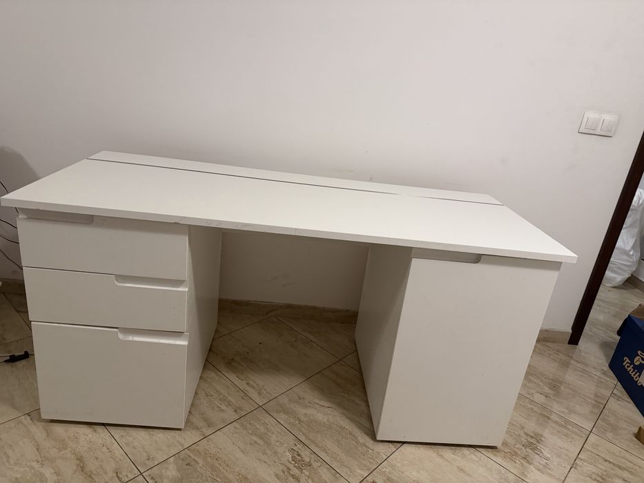 Голямо  луксозно бюро