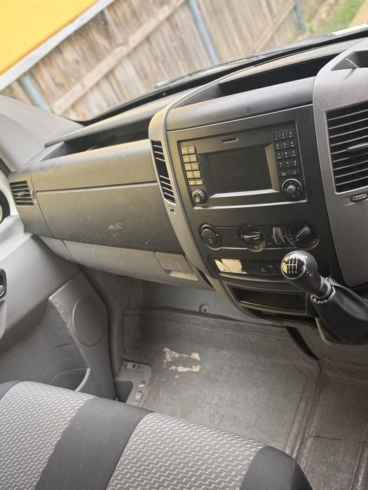 Volkswagen Crafter CR35 TDI 2.0 – 2015 – 3.5T – Autoutilitară