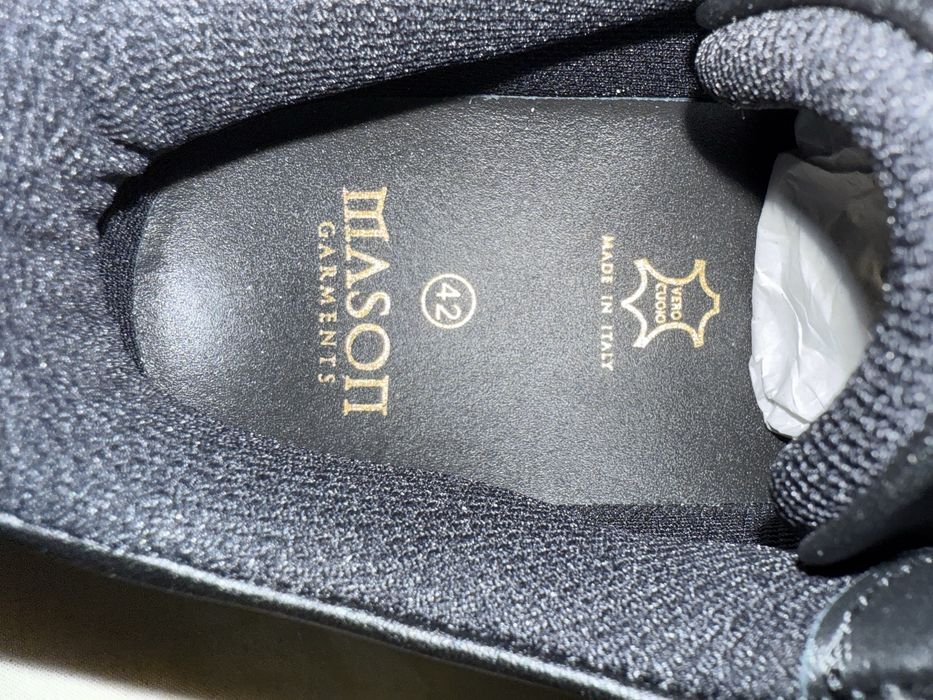 Vand Adidasi Mason garments NOI