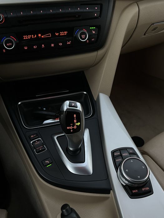 Bmw seria 3 / F30 2015/ 2 Butoane / Distronic / Line Assit / 320D