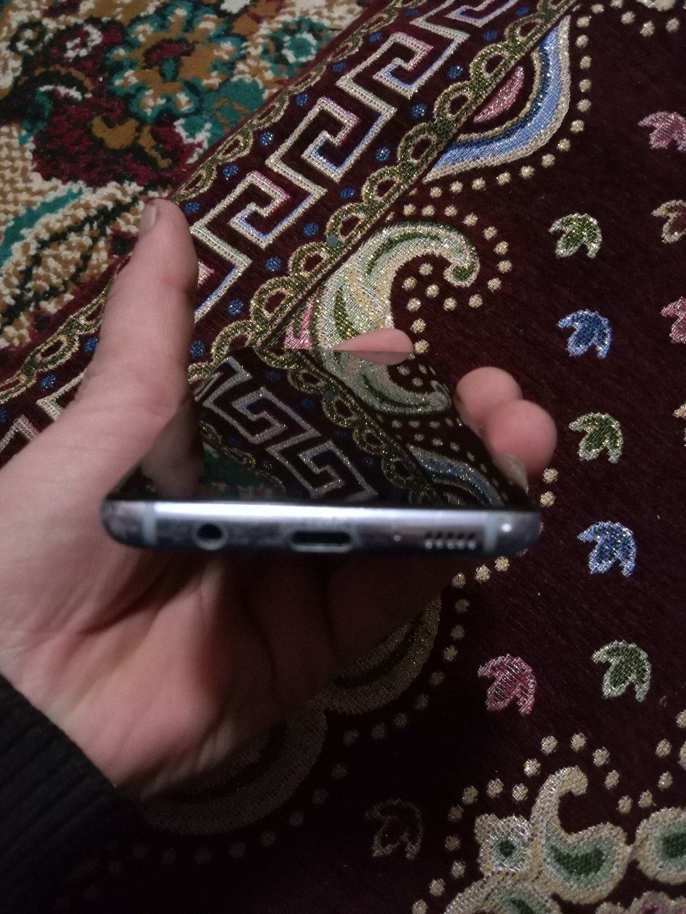 Samsung s8 sotiladi.