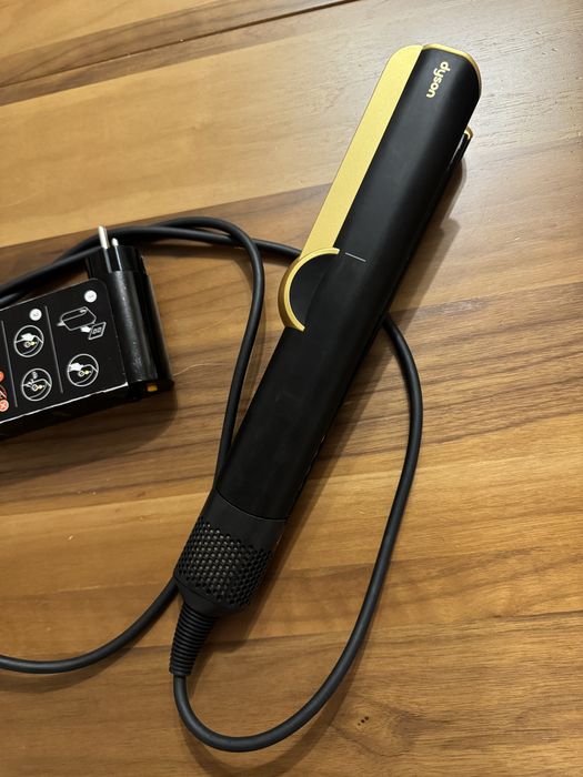 Преса за коса - Dyson Airstrait