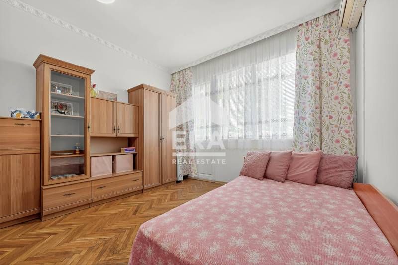 Двустаен, ексклузивен, обзаведен апартамент за продажба, в кв. Изгрев,