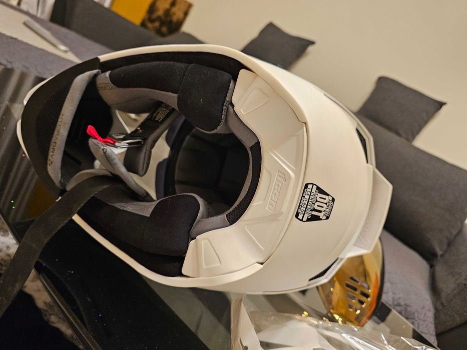 Casca Moto Icon Airflite PeaceKeeper White