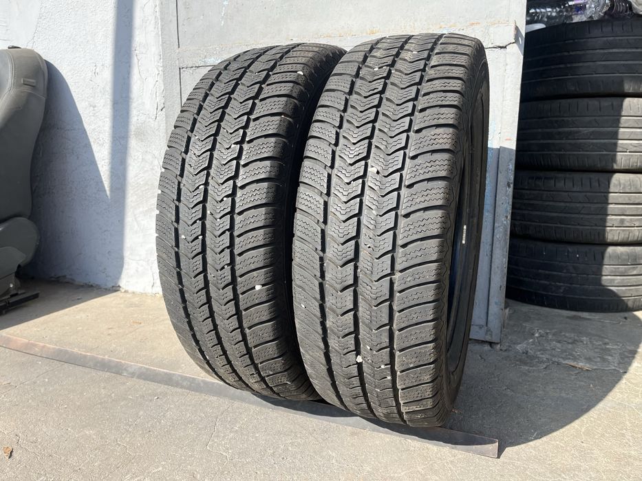 2 бр. зимни гуми за бус 225/65/16C Semperit 8/9 mm DOT 2318