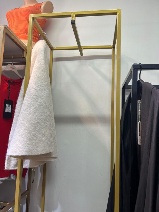 Реил средний,Торговое оборудование