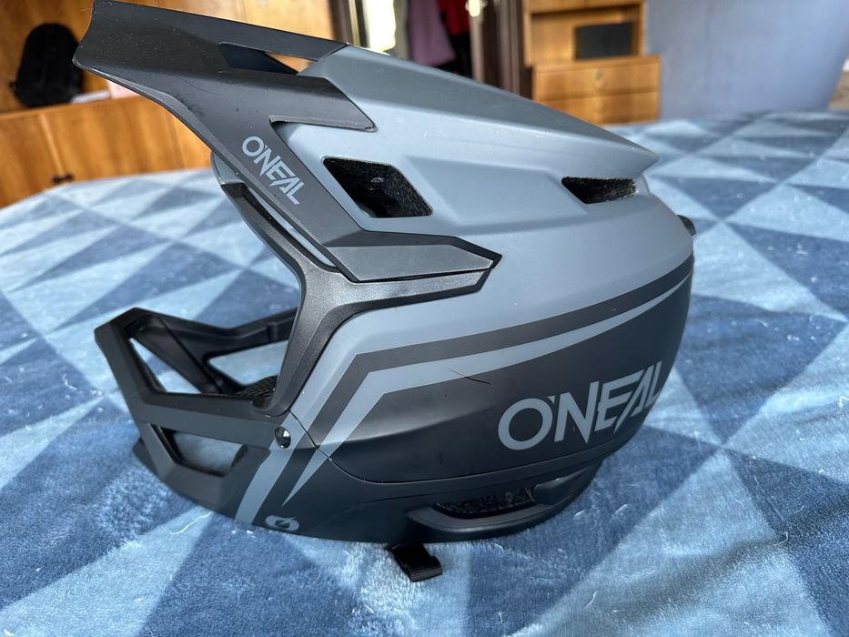 Продавам O’neal full face каска