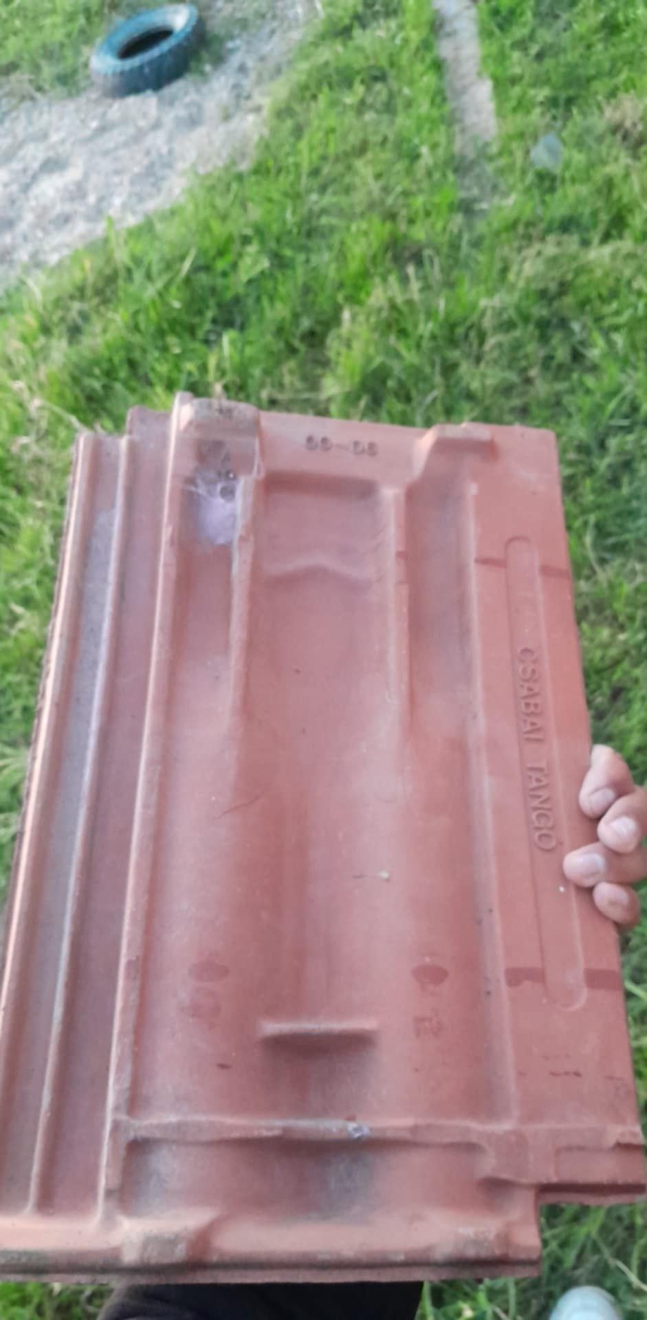 Vand tigla injur de 2000 bucati si 50 come