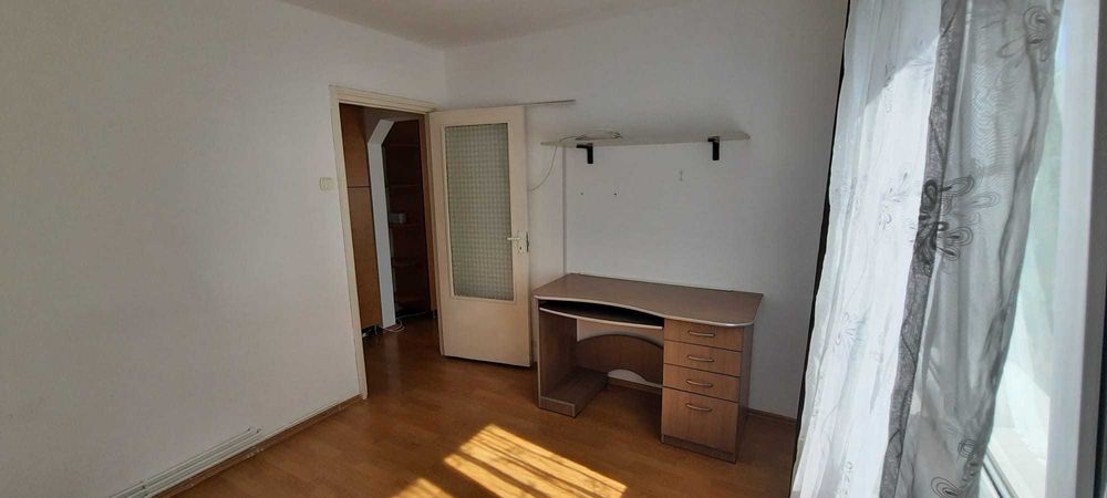 PF închiriez apartament cu 3 camere semidecomandat 48mp Mănăștur