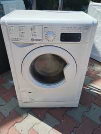 Mașină de spălat rufe Indesit