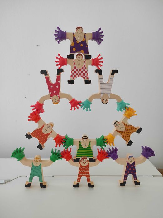 Joc de echilibru pentru motricitate fina