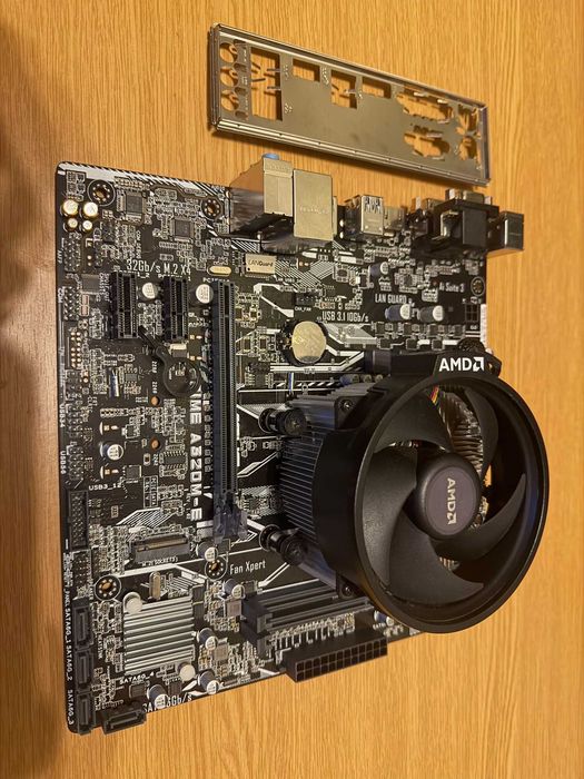 Placa de baza ASUS PRIME A320M-E cu procesor  AMD Ryzen 5 3500x 3.6Ghz