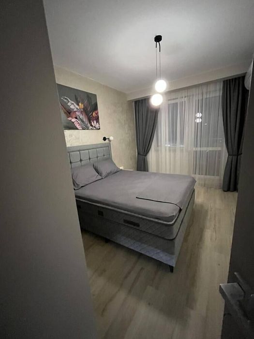 Дава се под наем Двустаен апартамент в Бургас, Славейков - 80 кв.м за 765 € - Снимка #4