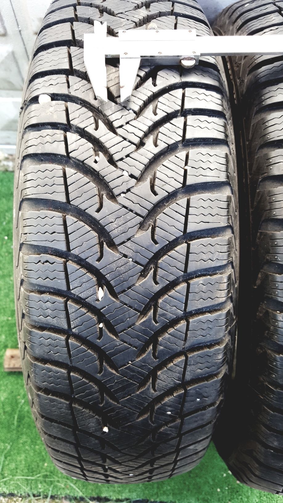 165/65/15,michelin,9mm,dot 3414