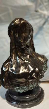 Fata cu voal, sculptură bronz
