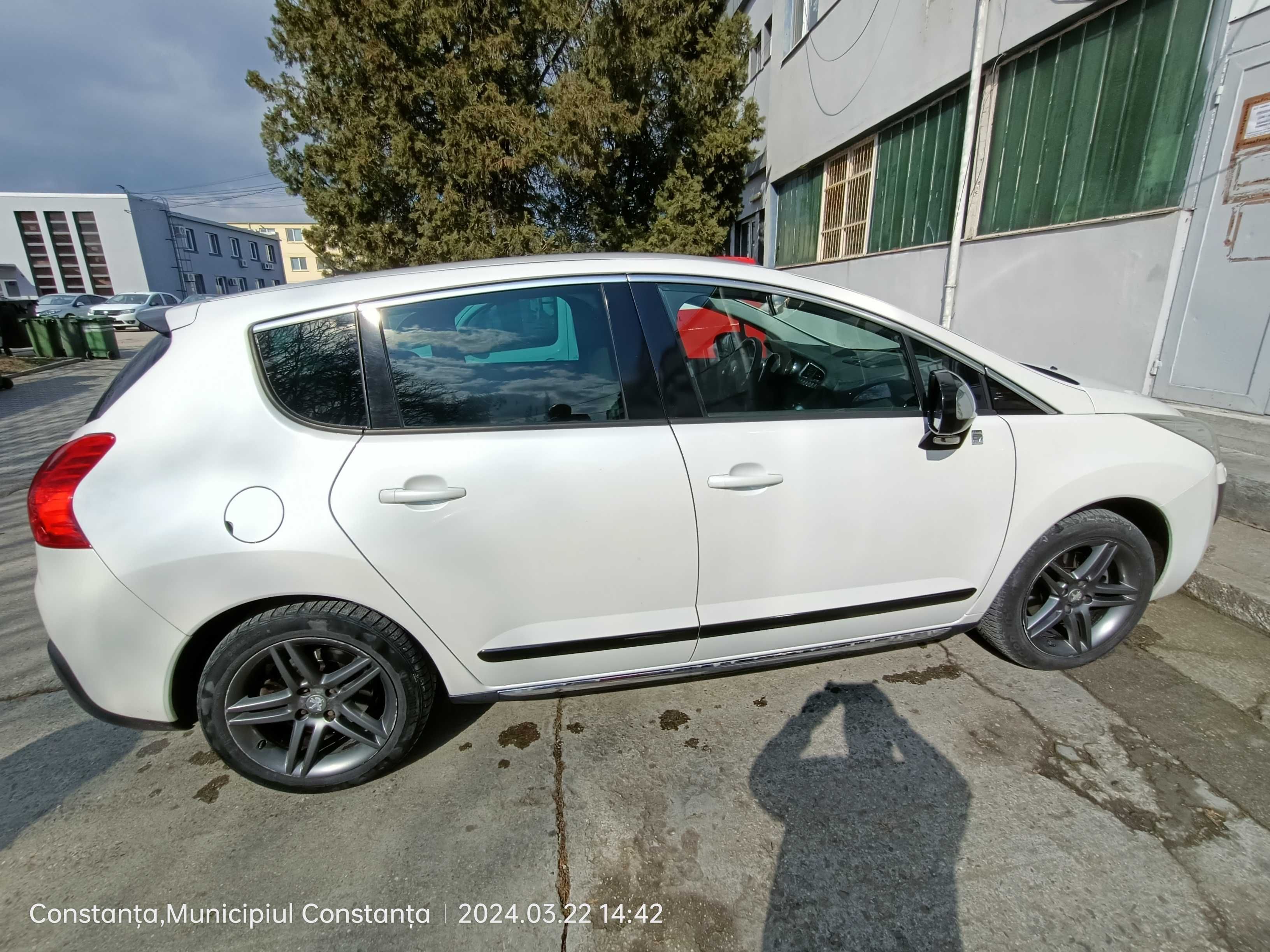 Peugeot 3008 Hybrid diesel-electric, 2013