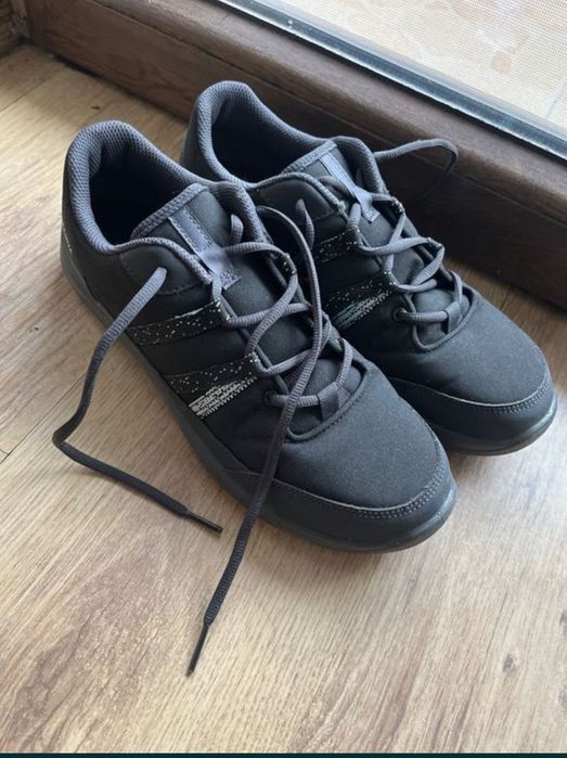 Adidași Quechua 41
