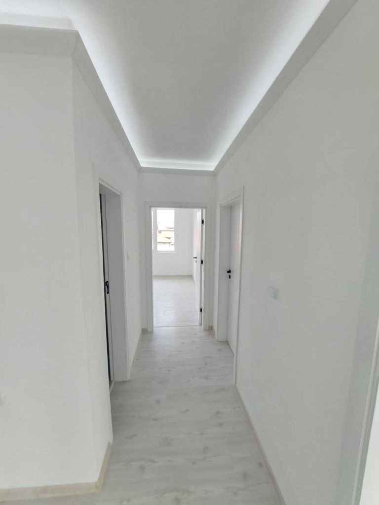 Продава се Многостаен апартамент в Велинград - 180 кв.м за 794 €/кв.м - Снимка #1