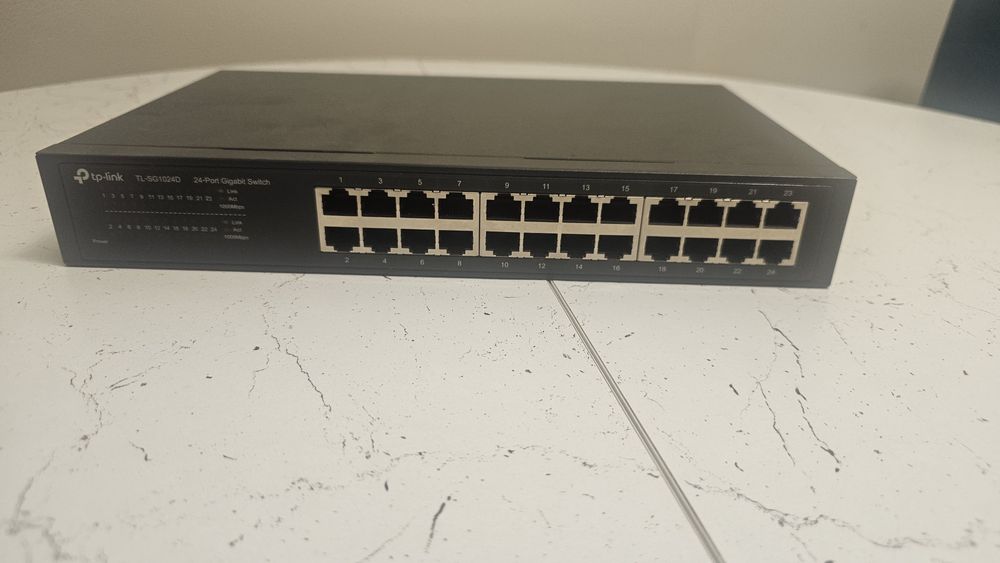 Switch tp-link 24 port
