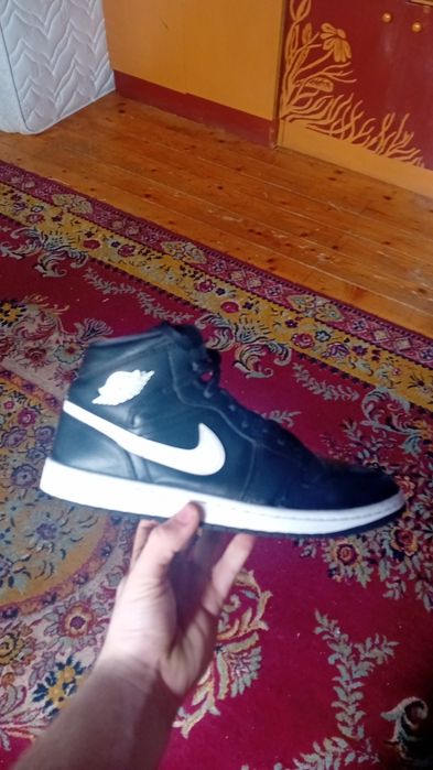 Air Jordan 1 Mid "Black/White" sneakers