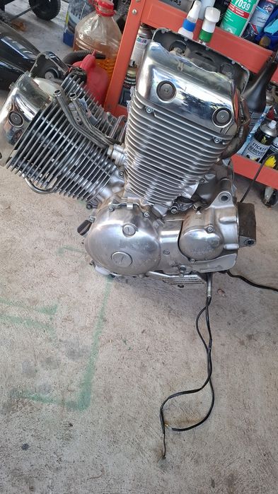 Yamaha virago si Kawasaki