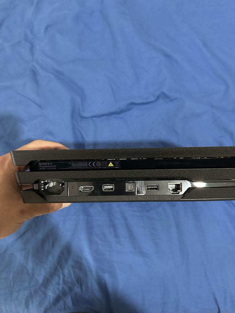 PS4 PRO конзола+игри