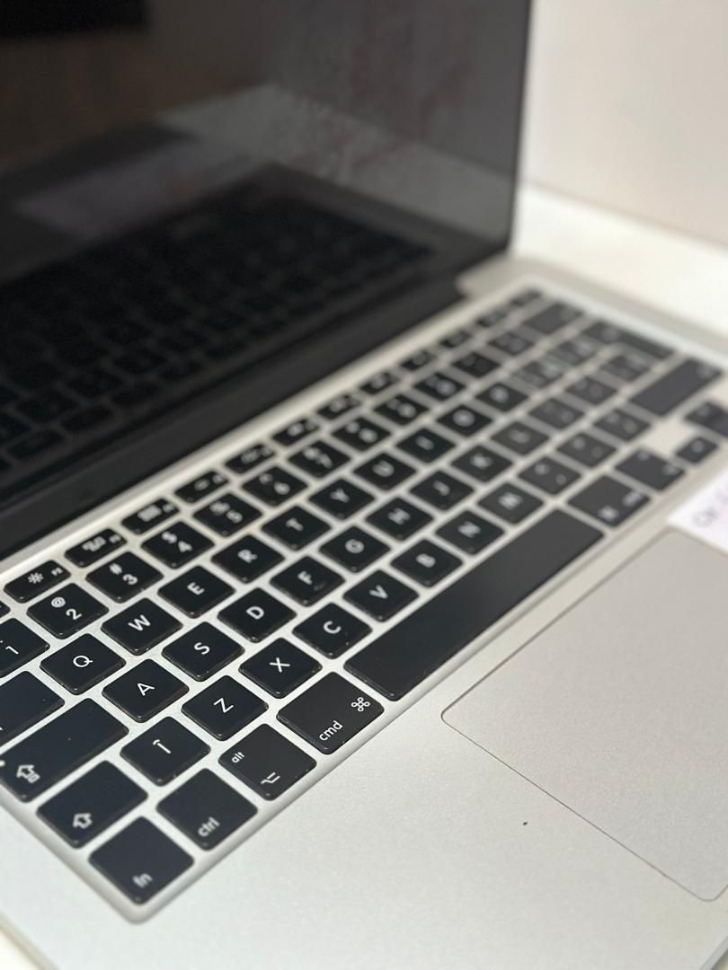 Laptop Apple MacBook Pro 13.3", Intel Core i5, 8 GB RAM -P-