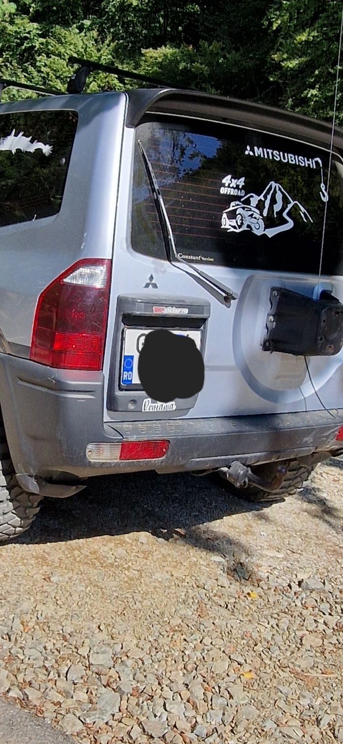Vand/schimb(Duster 4x4)Mitsubishi Pajero mk3 an2006 2.5d autoutilitara