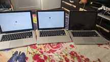 Vând 3 laptop macbook 2010 toate.