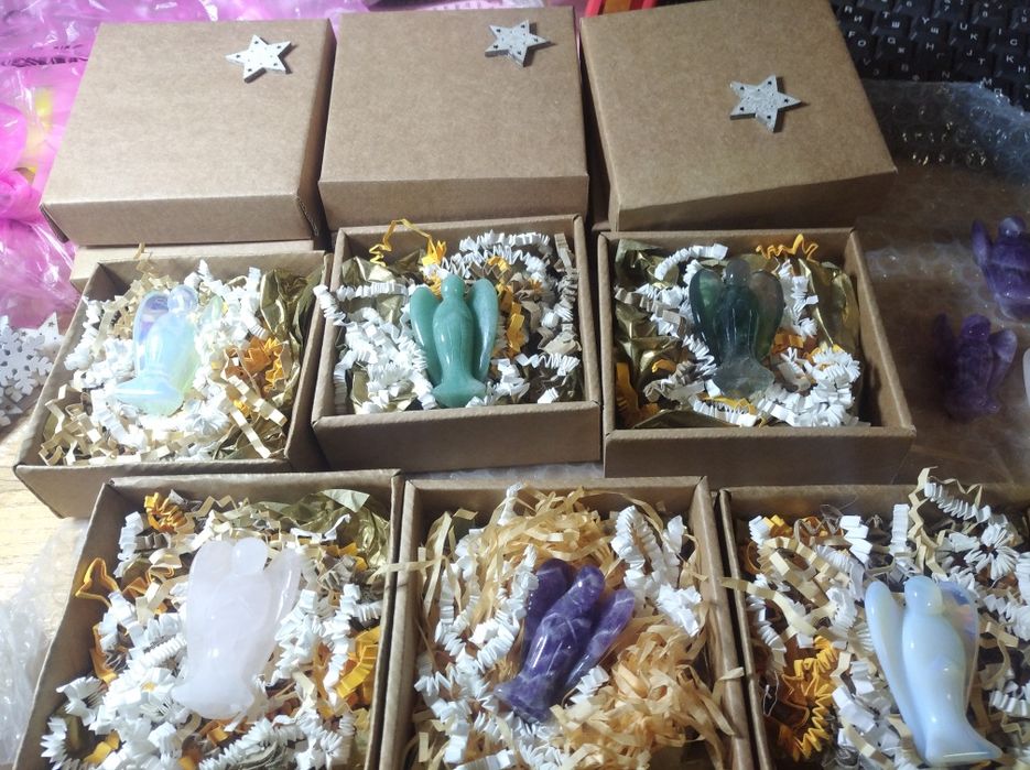 Ангел от розов кварц аметист авантюрин содалит КОЛЕДА