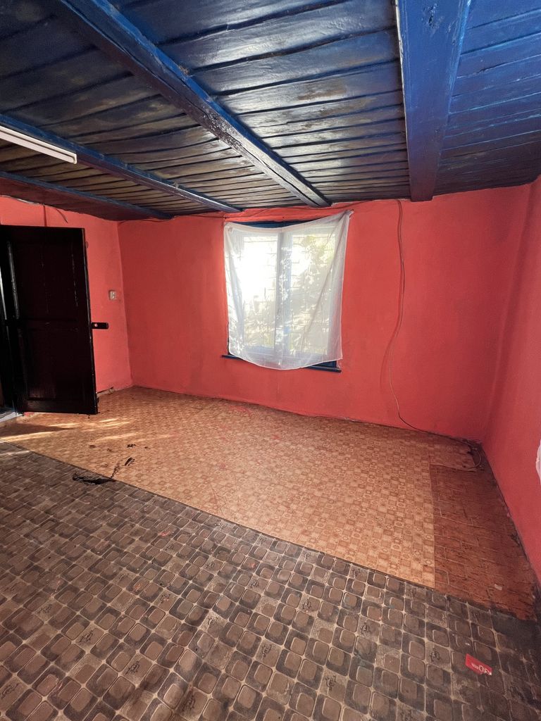 Продава се Къща в с. Литаково, Област София-област - 1090 кв.м за 26 €/кв.м - Снимка #4