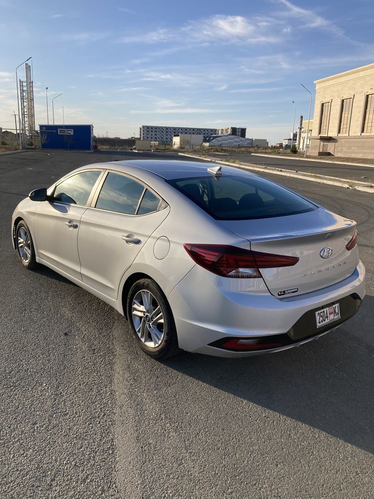 Hyundai Elantra 2019г USA