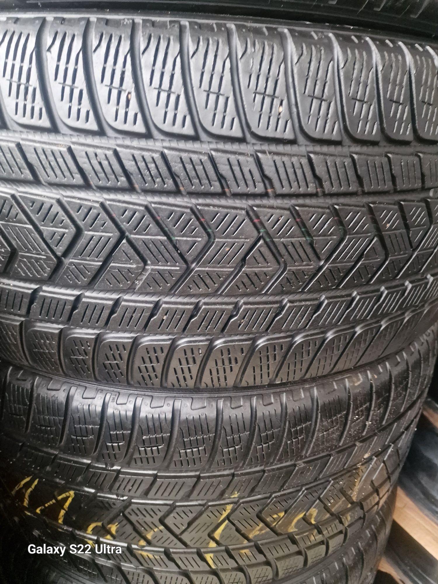 265 45 20 Pirelli 295 40 20 4броя Замъка Ямбол