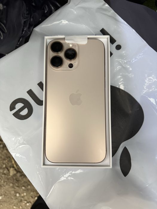Iphone 16 pro maks  55 sikl yonida ninade tochkasi bor